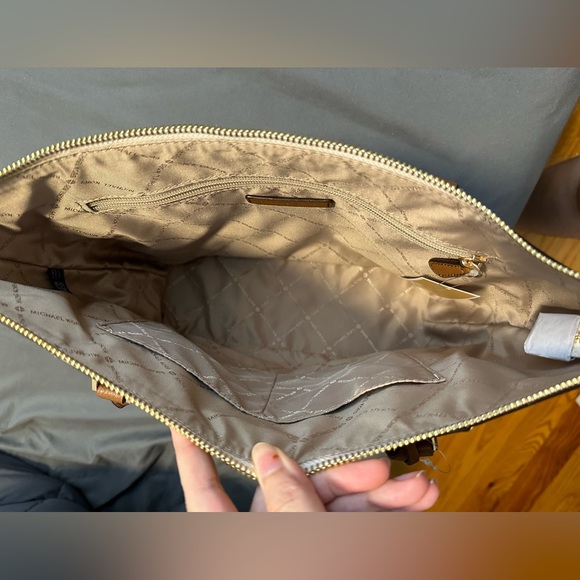 Michael Kors Charolette Top Zip Tote in Signature logo. - Picture 7 of 9